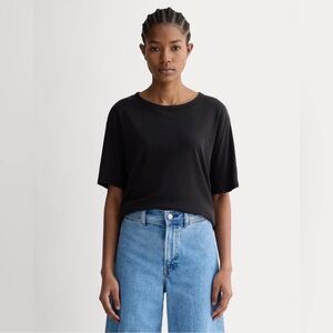 EVERLANE The Air Oversized Crew Tee in Black